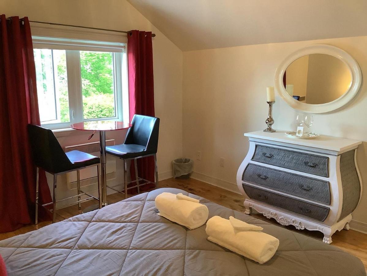Les Saisons Du Fleuve Bed and Breakfast Lotbiniere Eksteriør billede