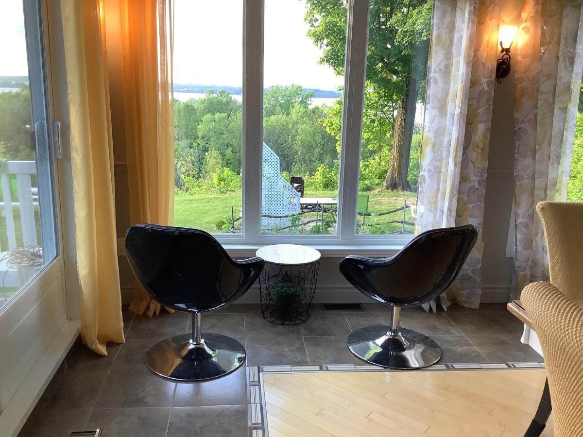 Les Saisons Du Fleuve Bed and Breakfast Lotbiniere Eksteriør billede
