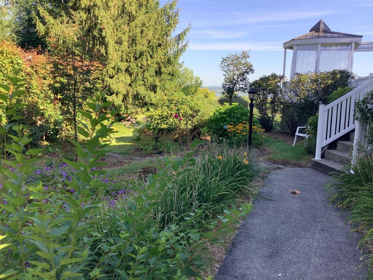 Les Saisons Du Fleuve Bed and Breakfast Lotbiniere Eksteriør billede